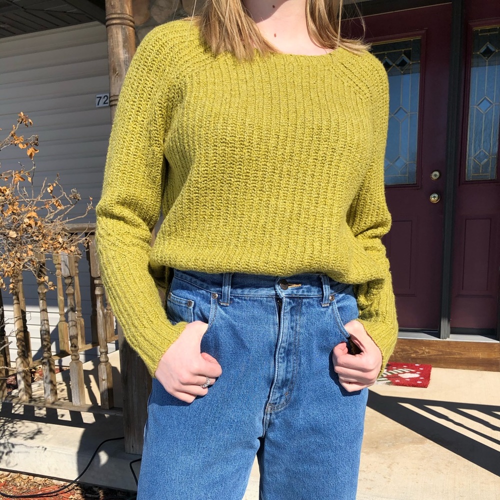 🦋Green American Eagle Sweater
